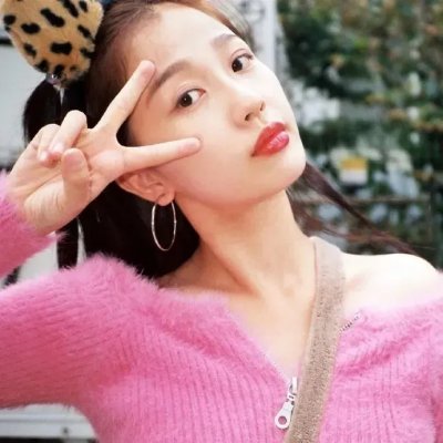 院子里的女人